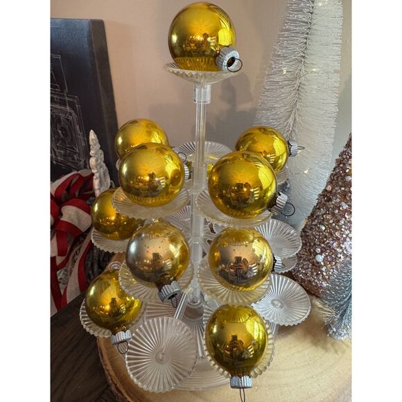 Vintage Shiny Bright gold ornaments set of 12 with box - Picture 5 of 7